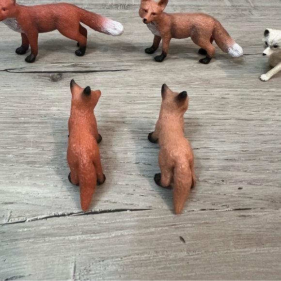 Fox Toy Figurines Lot of 5 - Picture 3 of 9